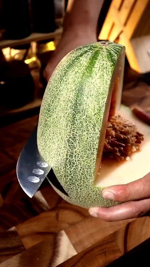 哈密瓜吃不起,揭秘我国水果价格背后的真相